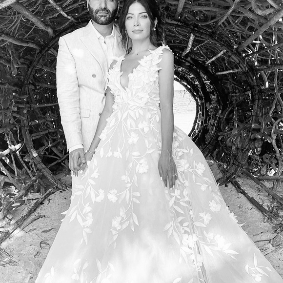 My most loved and delicate photo shoot dress - Picture 4 of 6